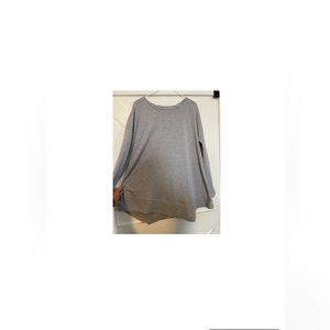 Long flowing, light sweatshirt top active wear never been worn